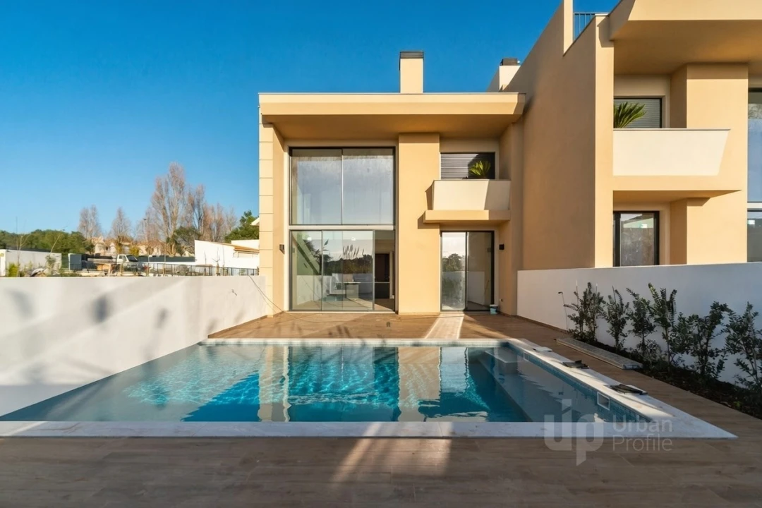 Moradia T4 para Venda em Alcabideche Foto 1