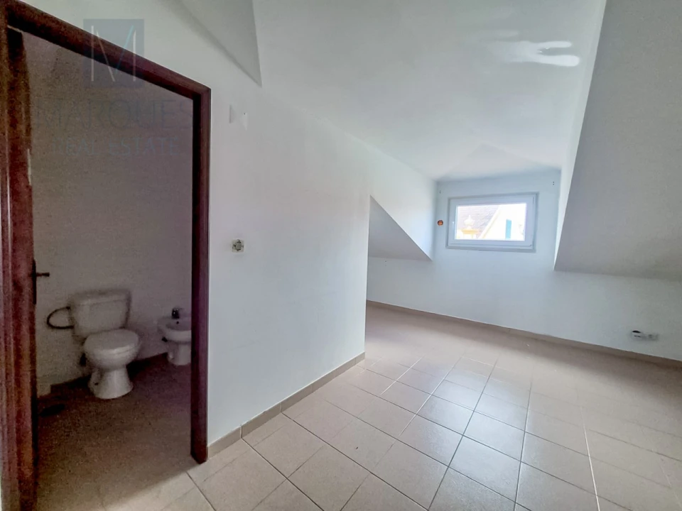 Prédio para Venda em Arruda dos Vinhos Foto 11