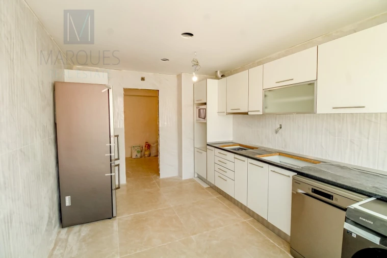 Apartamento T2 para Venda em Carregado e Cadafais Foto 1