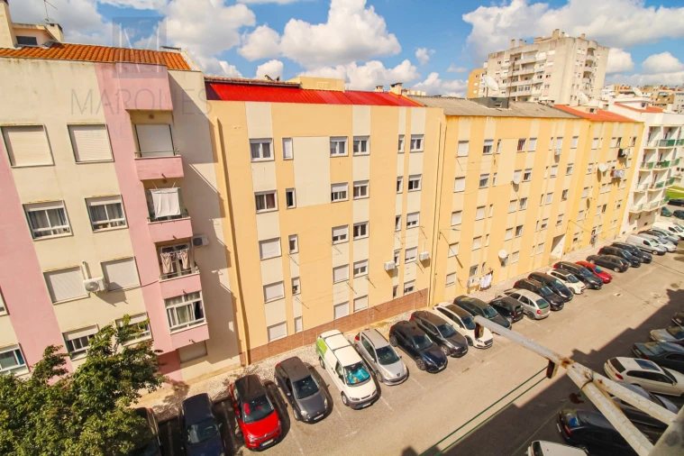 Apartamento T2 para Venda em Carregado e Cadafais Foto 16