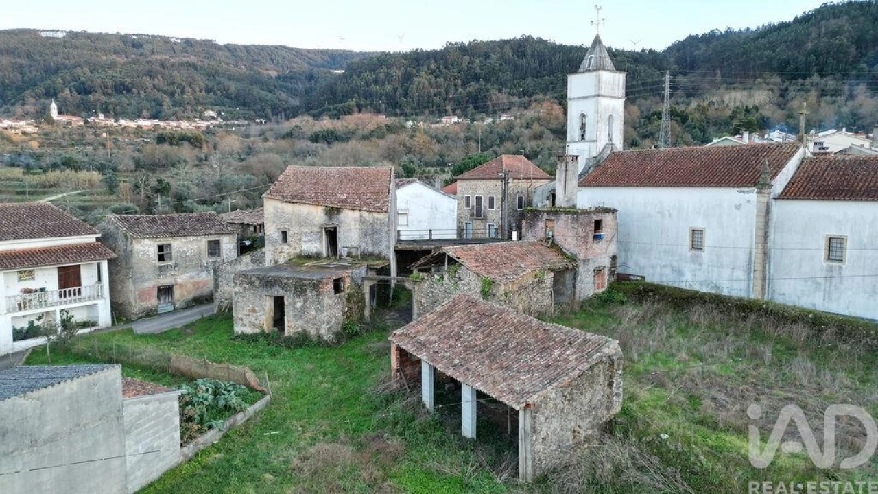 Moradia T3 para Venda em Vila Nova Foto 23