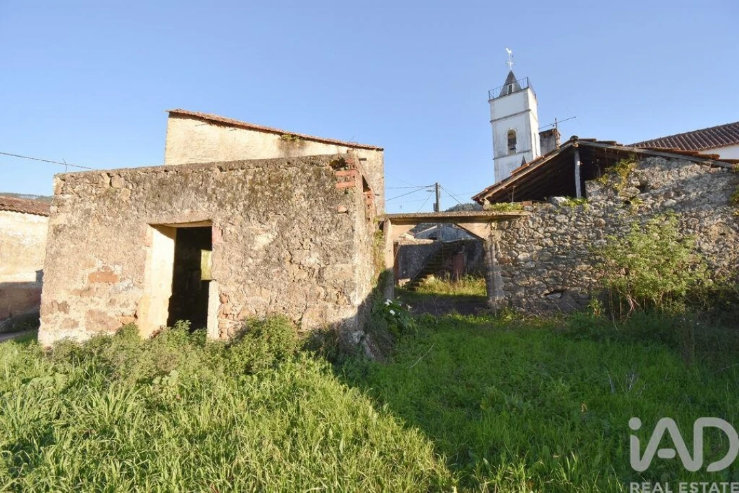 Moradia T3 para Venda em Vila Nova Foto 4