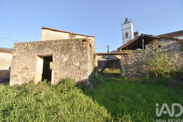 Moradia T3 para Venda em Vila Nova Foto 4