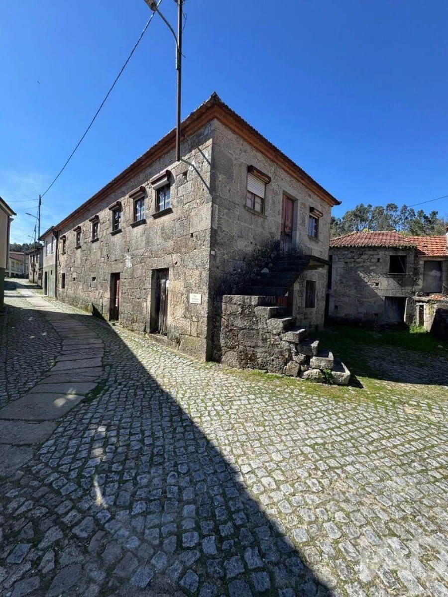 Moradia T4 para Venda em Destriz e Reigoso