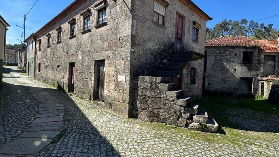 Moradia T4 para Venda em Destriz e Reigoso