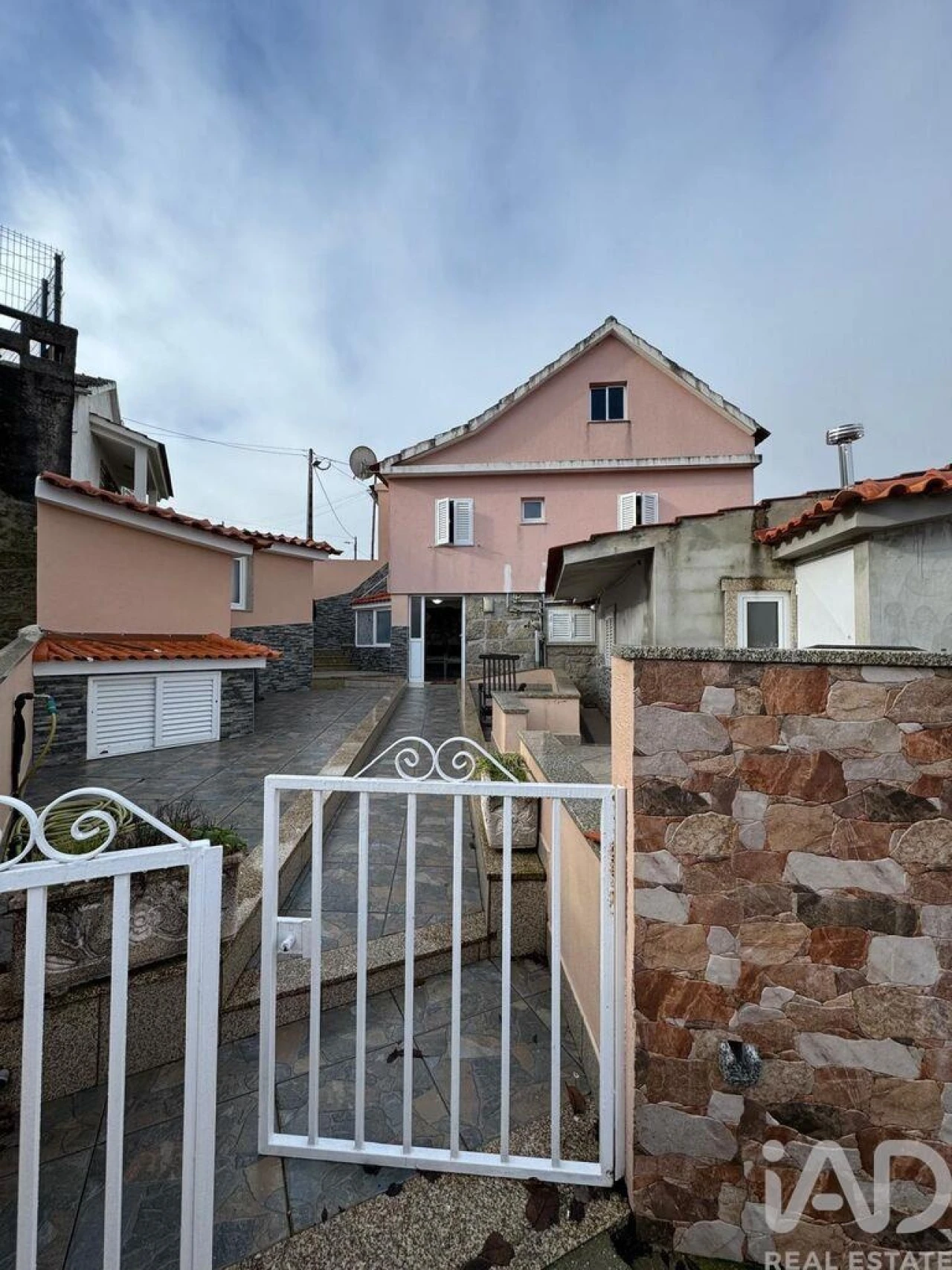 Moradia T2 para Venda em Cambra e Carvalhal de Vermilhas Foto 1