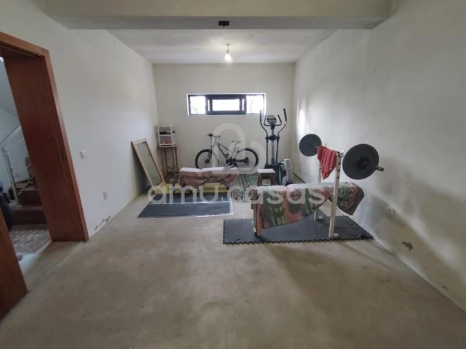 Moradia T4 para Venda em Branca Foto 52