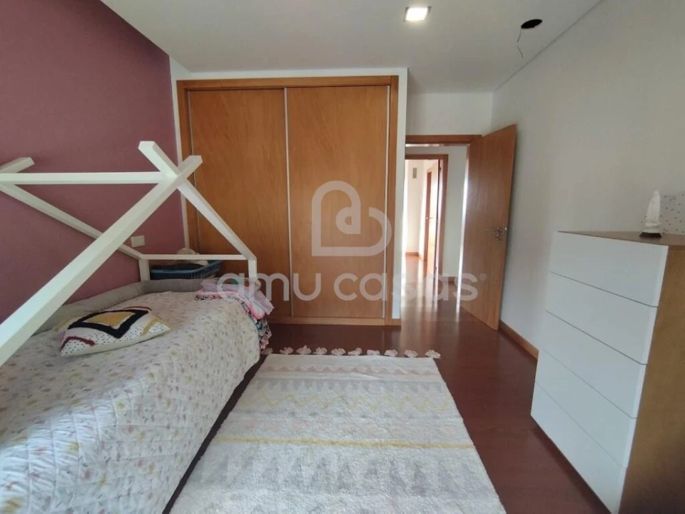 Moradia T4 para Venda em Branca Foto 30