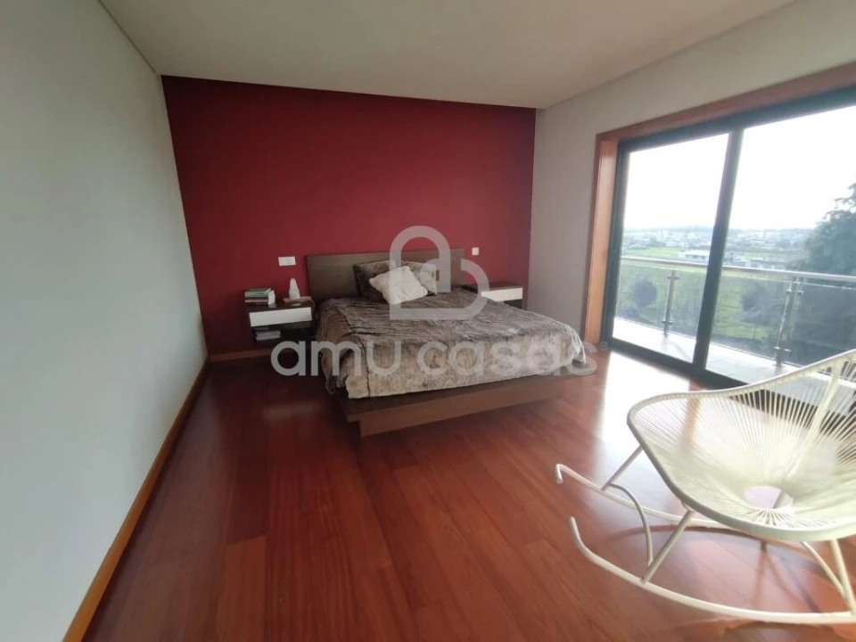 Moradia T4 para Venda em Branca Foto 37