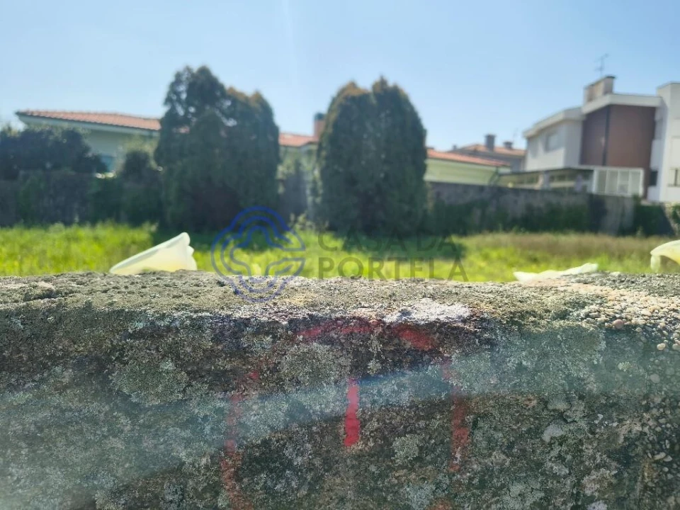 Terreno para Venda em Cidade da Maia Foto 3