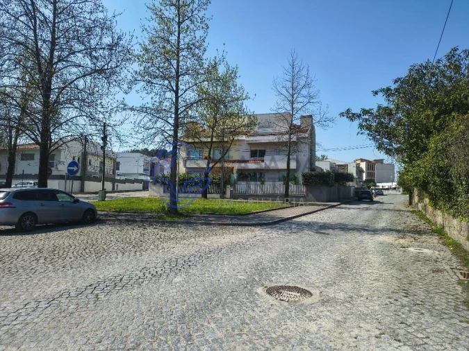 Terreno para Venda em Cidade da Maia Foto 16