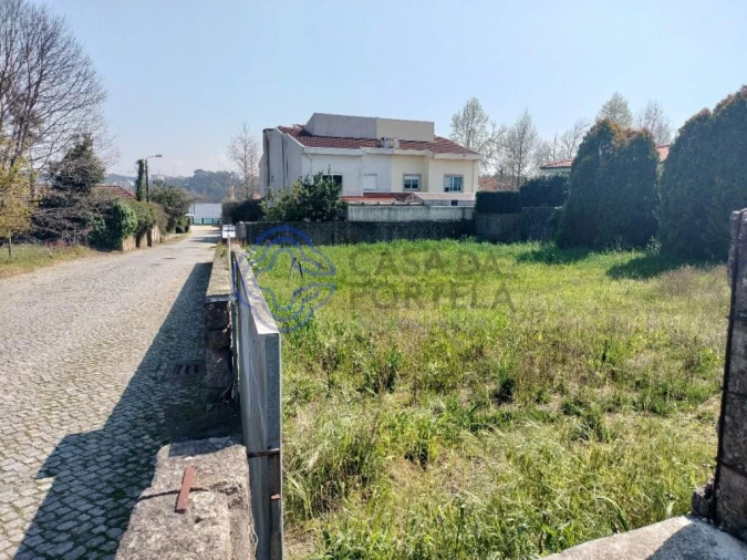 Terreno para Venda em Cidade da Maia Foto 6