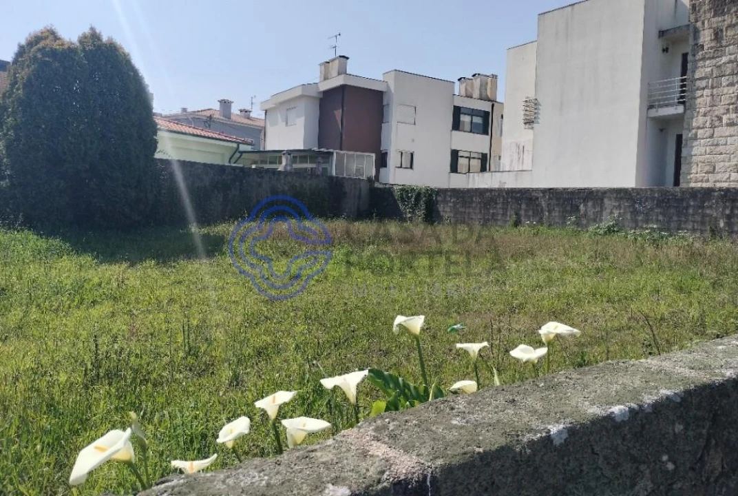 Terreno para Venda em Cidade da Maia Foto 13