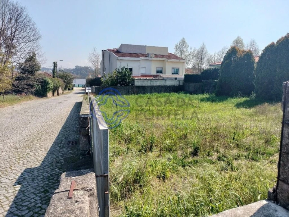 Terreno para Venda em Cidade da Maia Foto 6