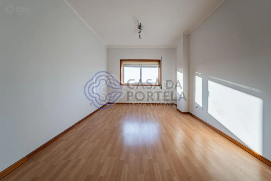 Apartamento T2 para Venda em Canelas Foto 4
