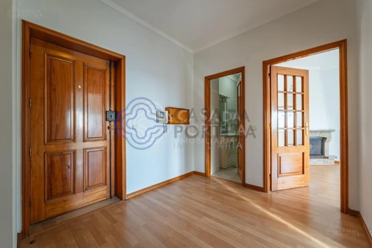 Apartamento T2 para Venda em Canelas Foto 3