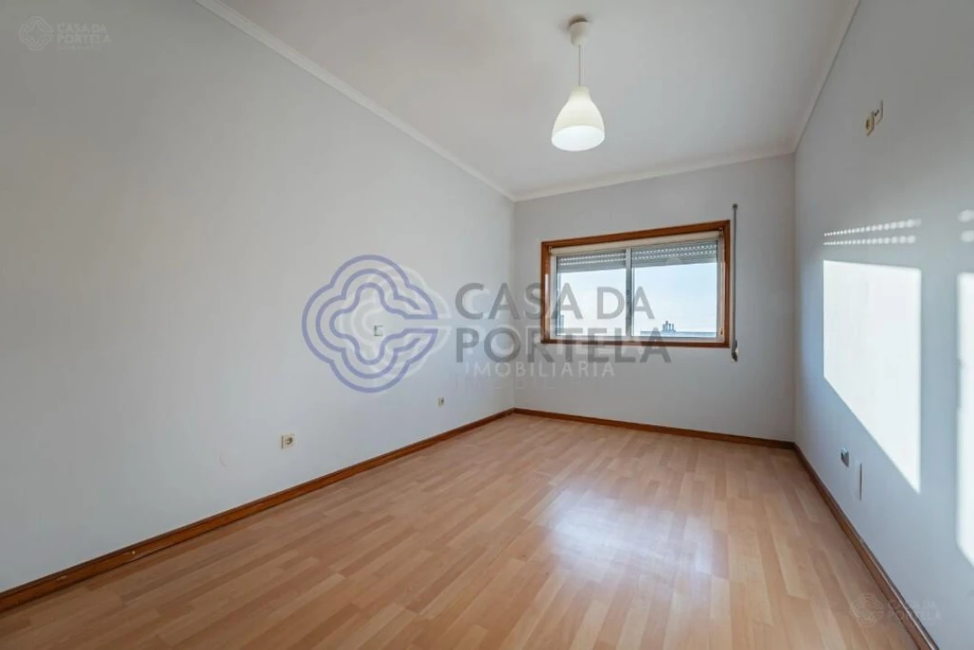 Apartamento T2 para Venda em Canelas Foto 12