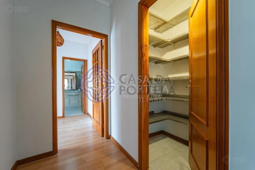 Apartamento T2 para Venda em Canelas Foto 8