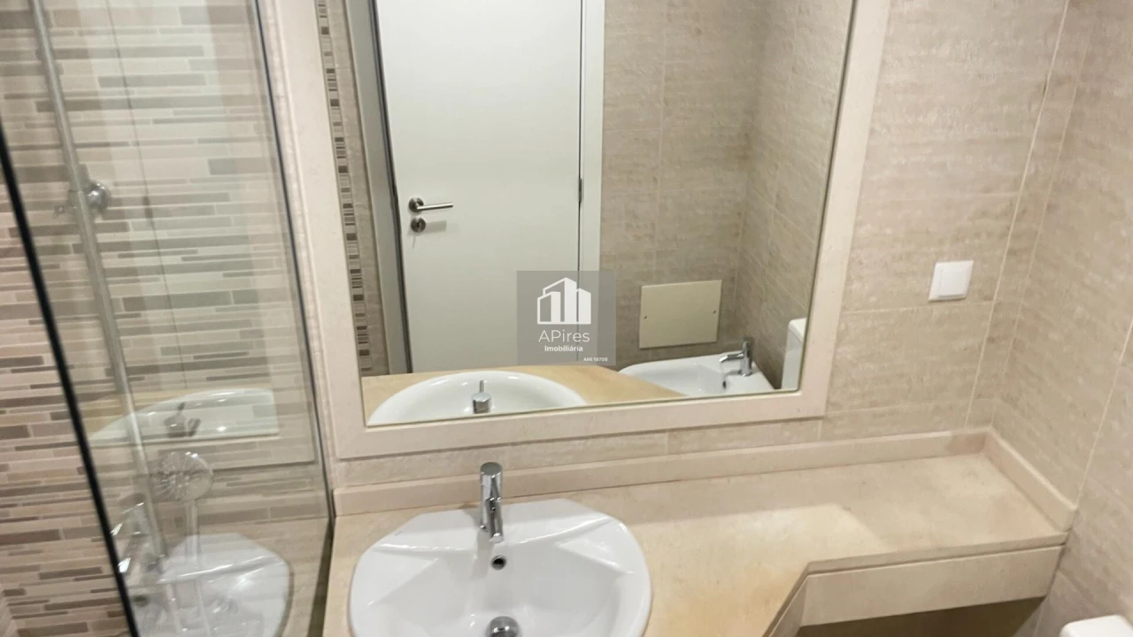 Apartamento T2 para Venda em Caparica e Trafaria Foto 12