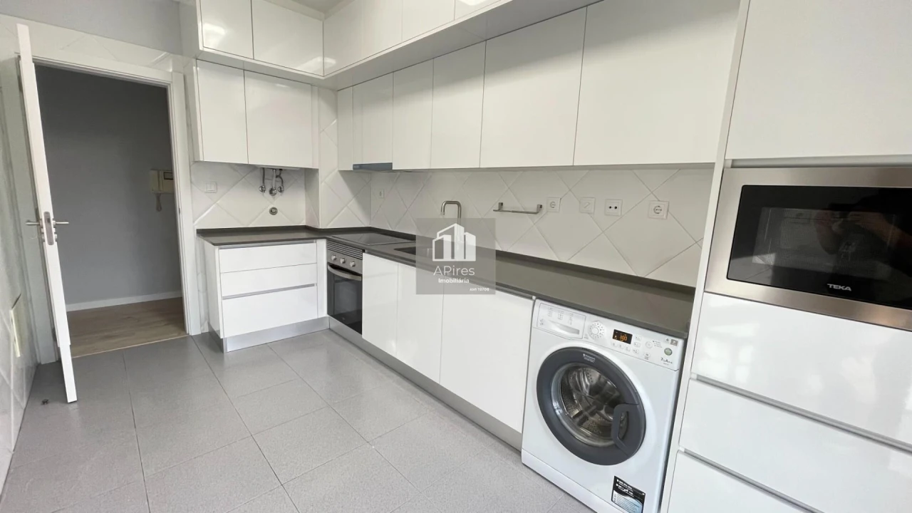 Apartamento T2 para Venda em Caparica e Trafaria Foto 6