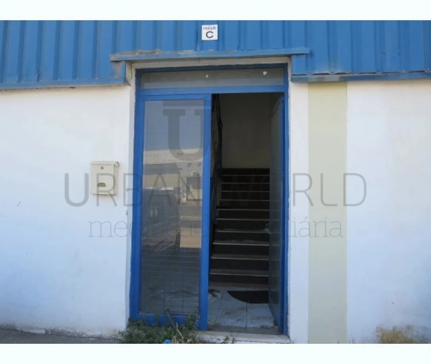 Armazém para Venda em Alverca do Ribatejo e Sobralinho Foto 2