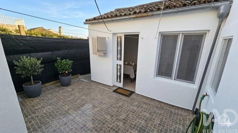 Moradia T2 para Venda em Achadinha Foto 27