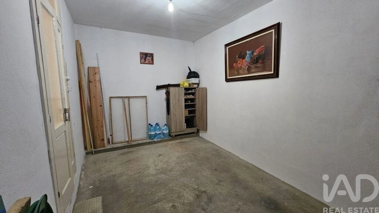 Moradia T2 para Venda em Achadinha Foto 25