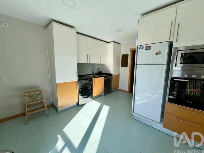 Apartamento T2 para Arrendamento em Olhão Foto 5