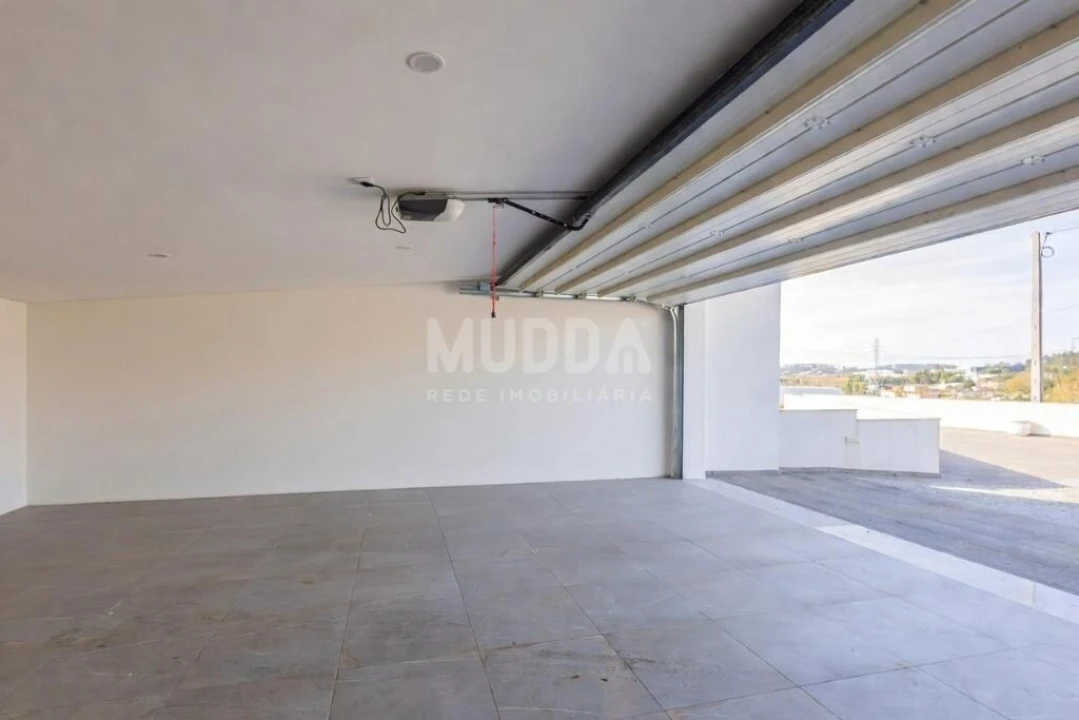 Moradia T4 para Venda em São Roque Foto 40