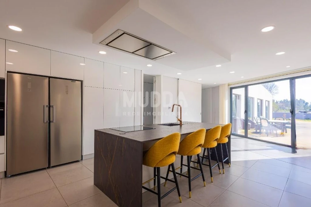 Moradia T4 para Venda em São Roque Foto 33