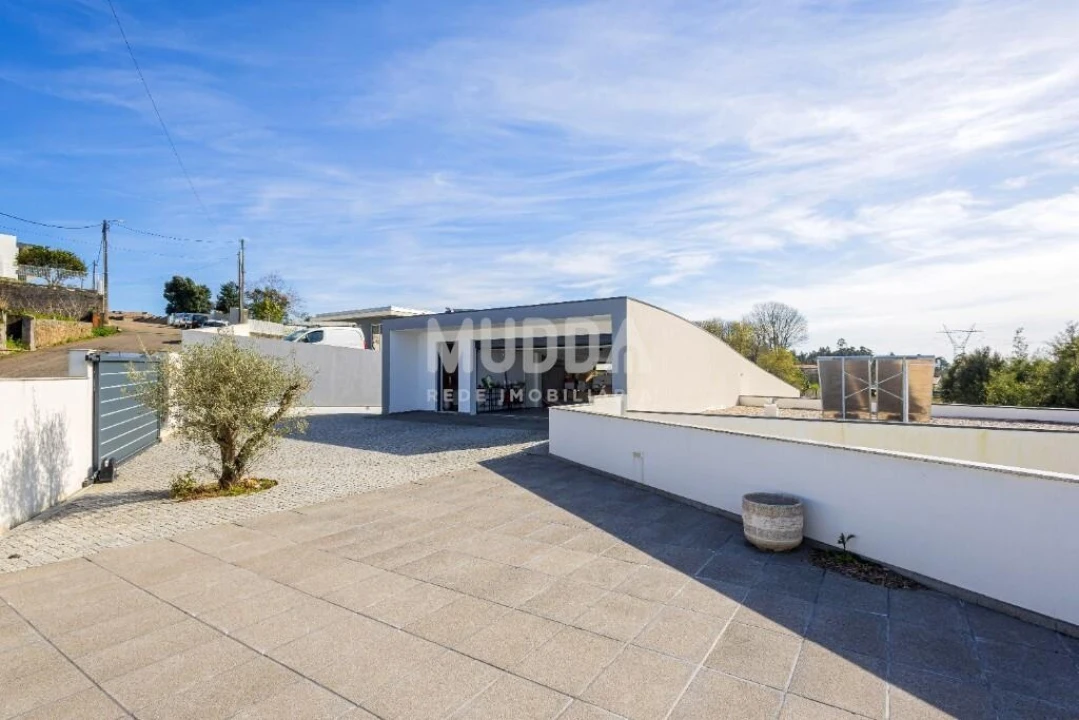 Moradia T4 para Venda em São Roque Foto 8