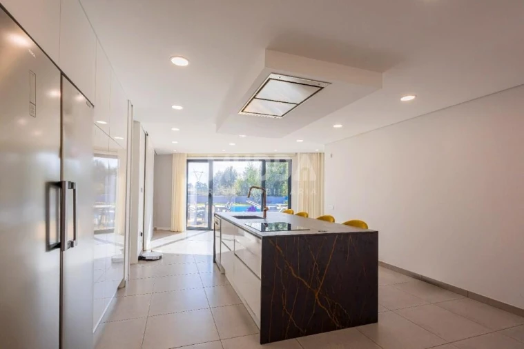 Moradia T4 para Venda em São Roque Foto 32