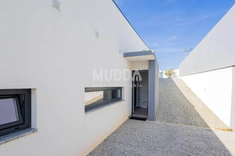 Moradia T4 para Venda em São Roque Foto 10