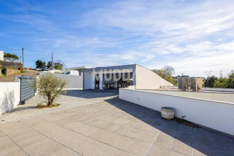 Moradia T4 para Venda em São Roque Foto 8