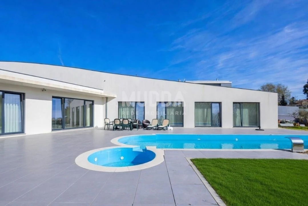 Moradia T4 para Venda em São Roque Foto 6