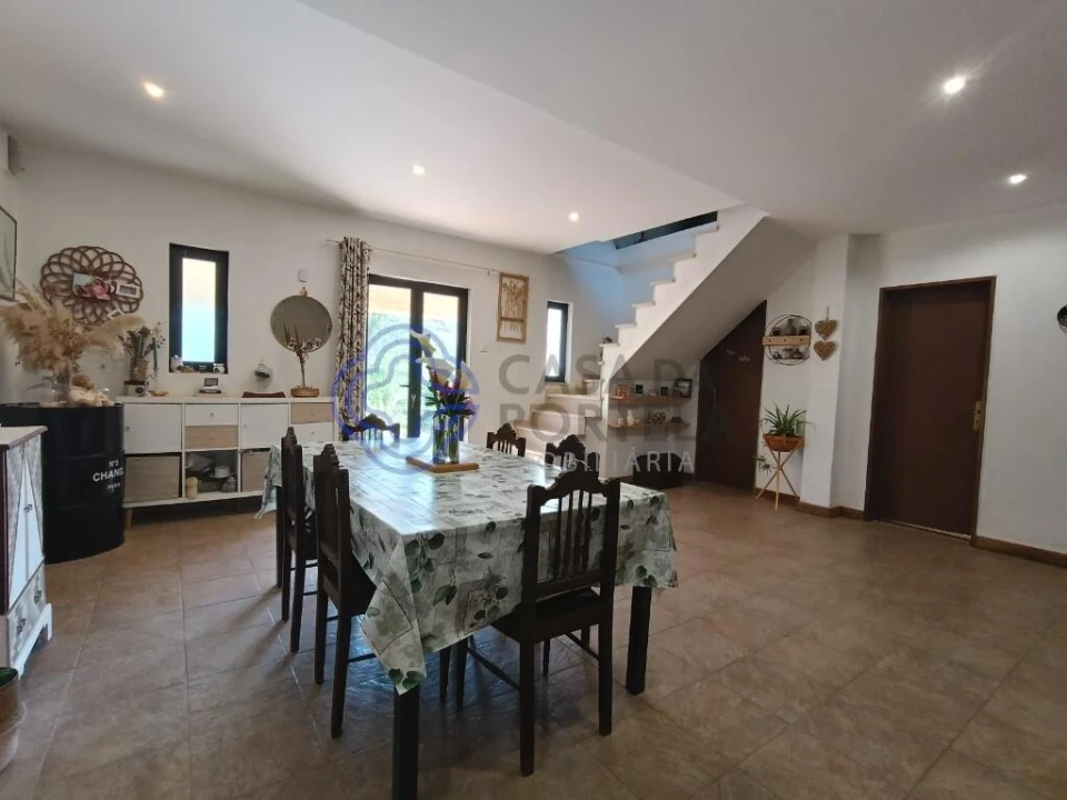 Moradia T3 para Venda em Alvorninha Foto 9