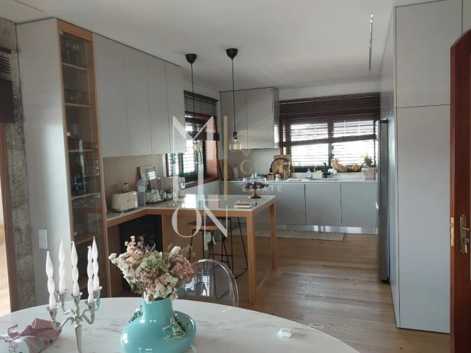 Moradia T4 para Venda em Campo e Sobrado Foto 10