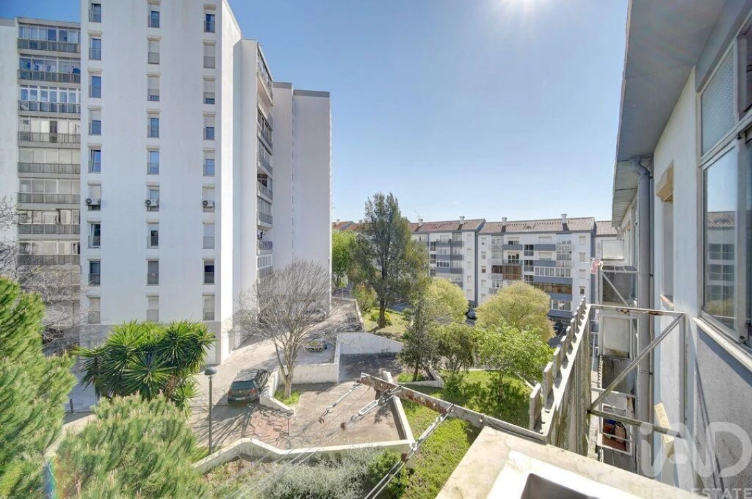 Apartamento T4 para Venda em Agualva e Mira-Sintra Foto 28