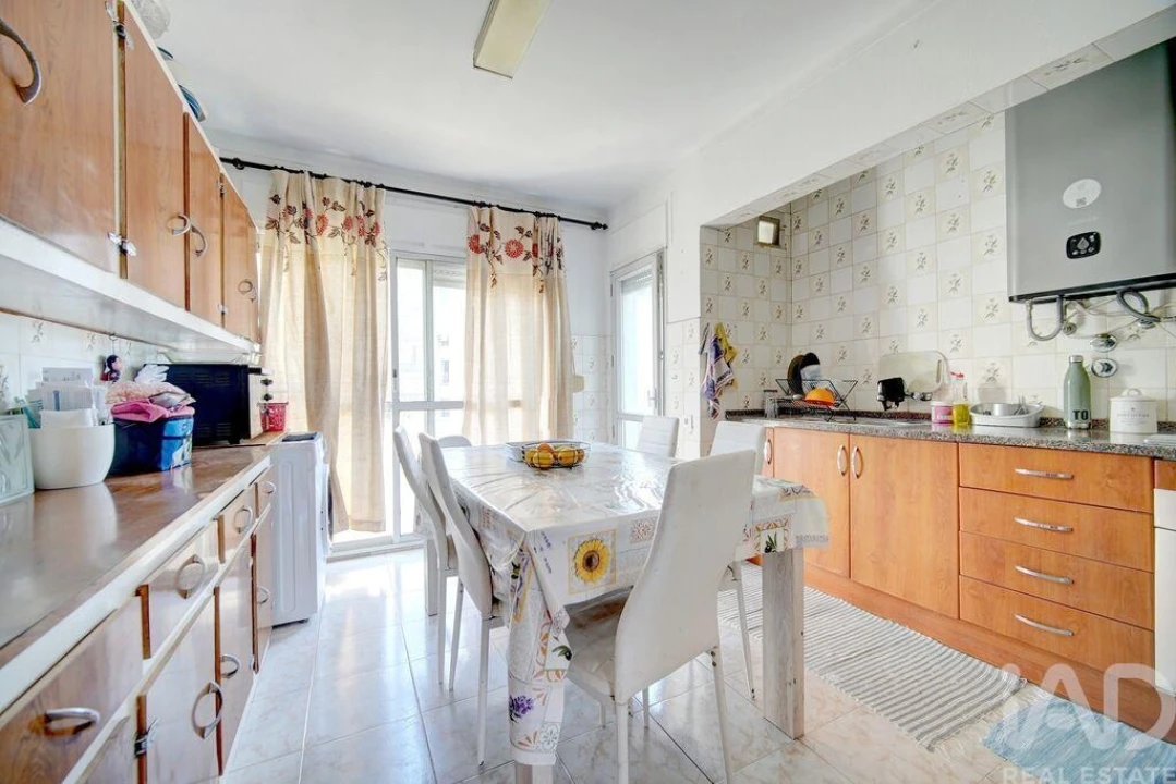 Apartamento T4 para Venda em Agualva e Mira-Sintra Foto 4