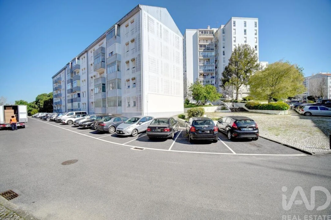 Apartamento T4 para Venda em Agualva e Mira-Sintra Foto 29
