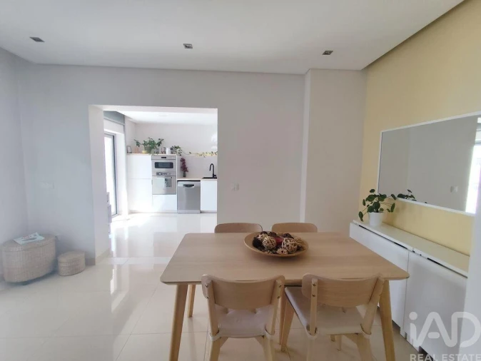 Apartamento T4 para Venda em Cadaval e Pêro Moniz Foto 29