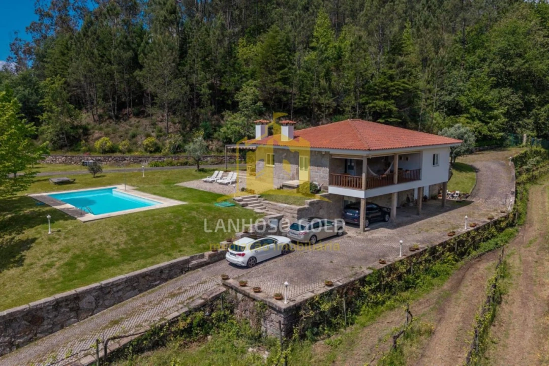 Quinta T3 para Venda em Bouro (Santa Maria) Foto 1