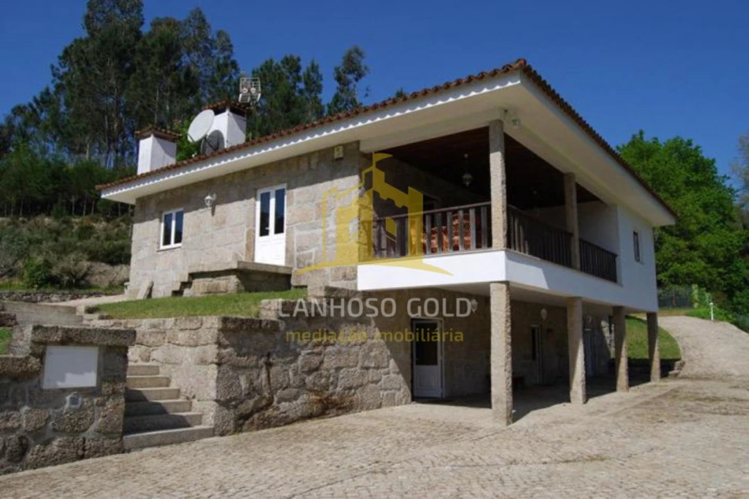 Quinta T3 para Venda em Bouro (Santa Maria) Foto 1