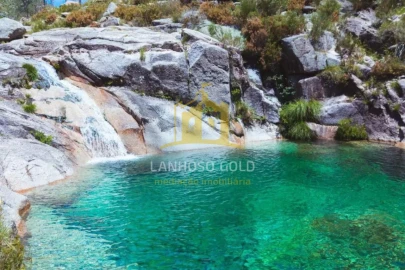 Quinta T3 para Venda em Bouro (Santa Maria)