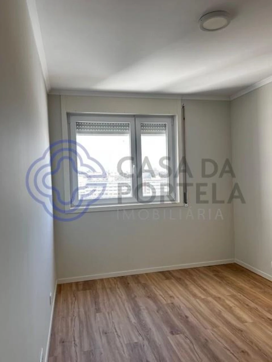 Apartamento T3 para Arrendamento em Ramalde Foto 8
