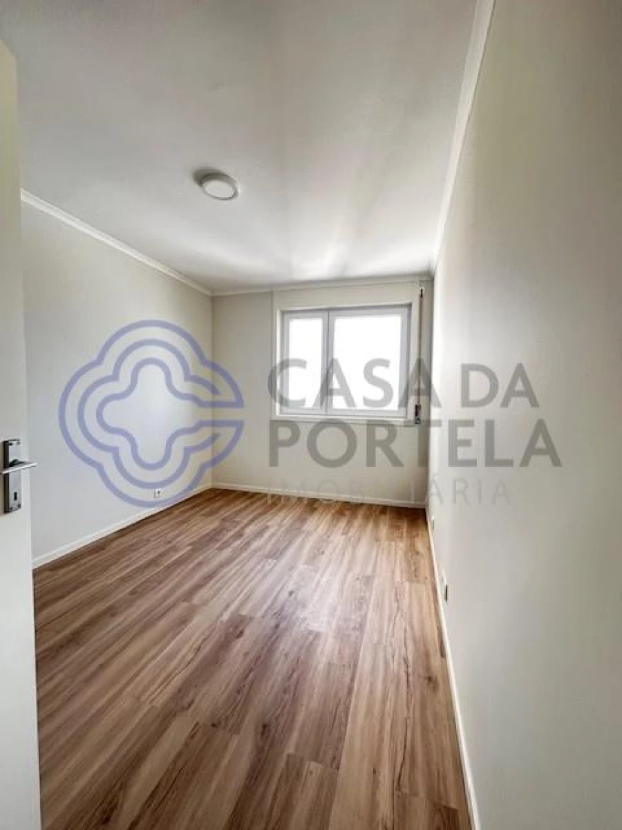Apartamento T3 para Arrendamento em Ramalde Foto 2