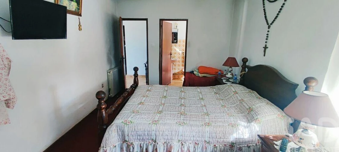 Moradia T4 para Venda em Loivo Foto 14