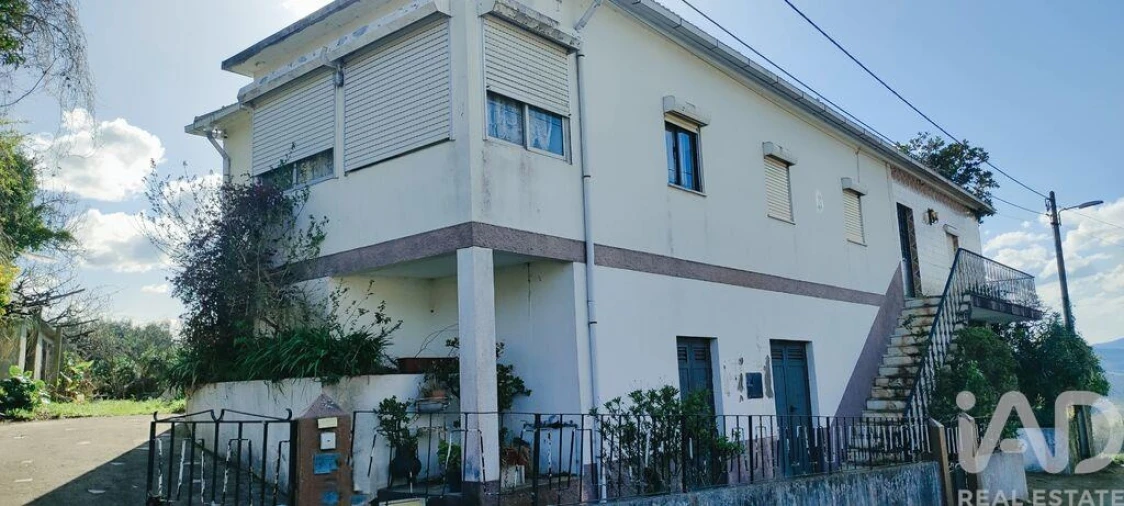 Moradia T4 para Venda em Loivo