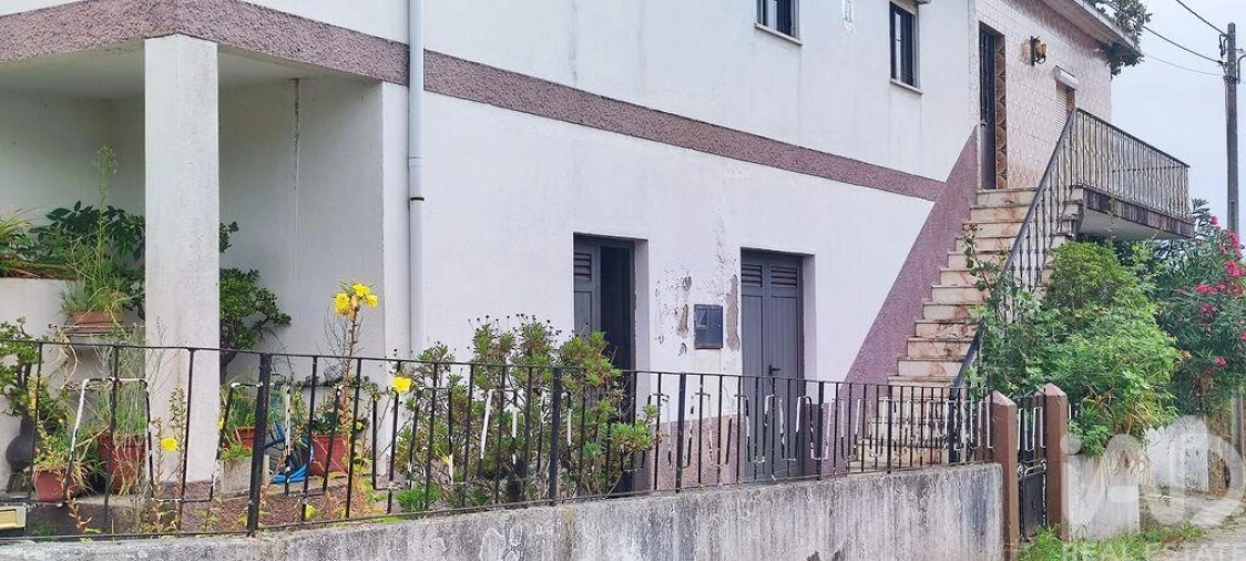 Moradia T4 para Venda em Loivo Foto 25