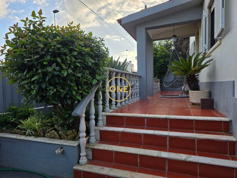 Moradia T3 para Venda em Alcabideche Foto 4